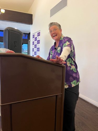 Robbin Burr, Co-Chair of the L-Fund, thanks all participants and volunteers for their support